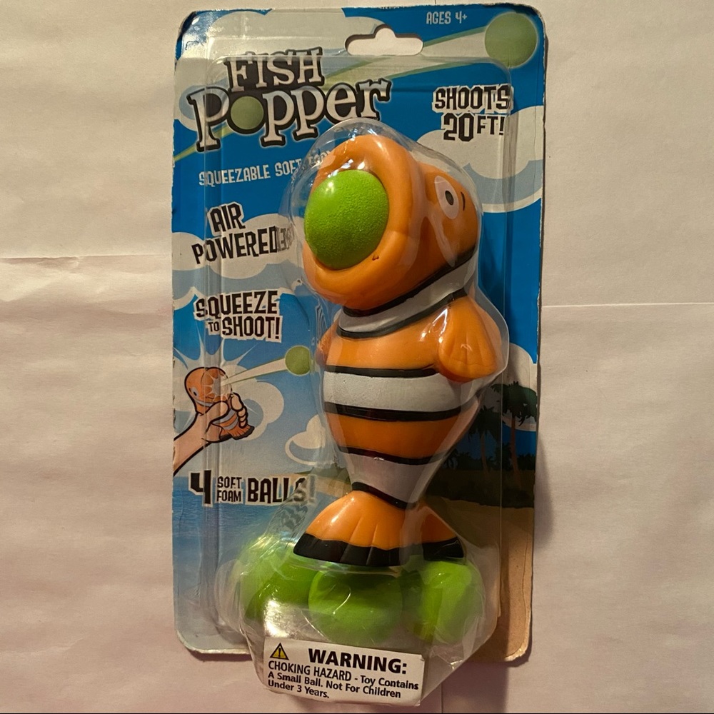 Hog Wild Fish Popper Action Figure + 4 Soft Balls